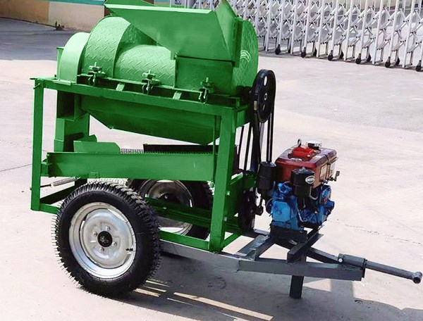 UGT-10 Crops Thresher Idling Test and Delivery for German Customer